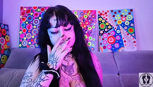 Burun fetişi deedeelove gotik güzellik kızı