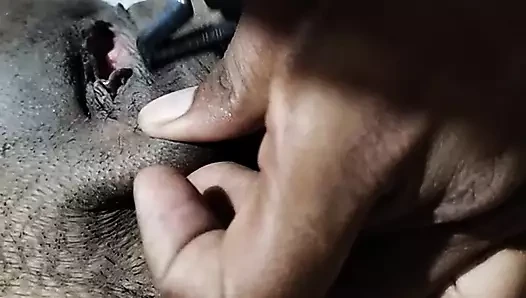 Vegina benim yanımda tıraş oluyor gerçek aşk