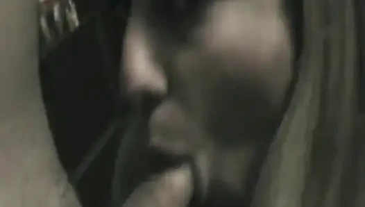 Tombul sarışın orta yaşlı seksi sürtük o yarağı çok sert emiyor