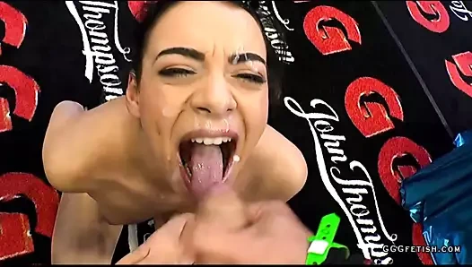 Jezebel güvercin ve khadisha latina bukkake alır