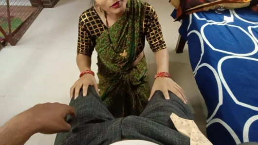 Daha önce kayınbiraderimin kalın şiddetle emdim ve sonra romantik seks yaptım.