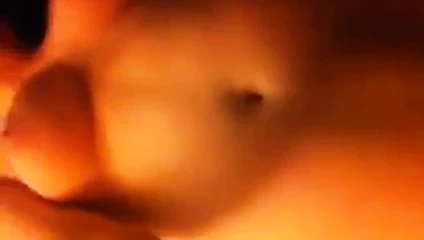 ingiliz kız arkadaş sürme gösterilen göğüsleri