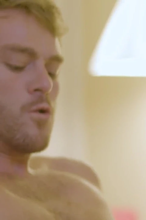Casey Everett ve Max Adonis ile bu gecenin erkek arkadaşı