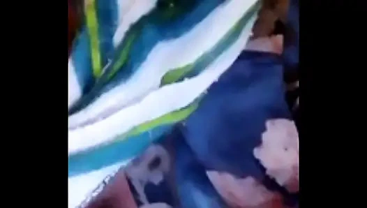 Bakire kız arkadaşının evinde ilk kez seks yapıyor - gerçek desi çift ev yapımı