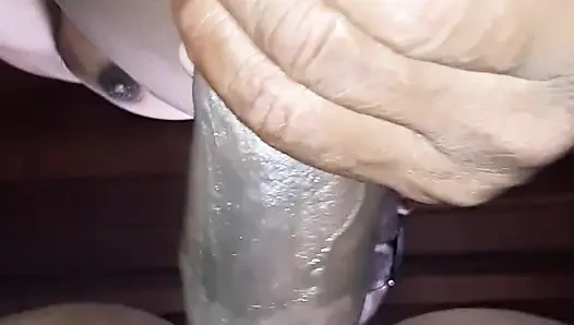 İşte, her şeyi yumruklamayın!! Sikin çok büyük, yavaş ol.