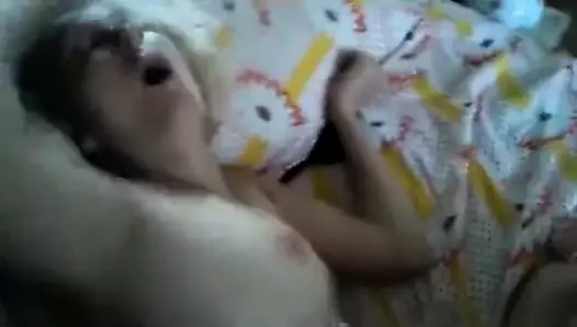 Sikme ince olgun sarışın ile küçük memeler