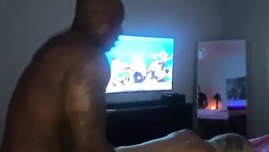 Bella cox, bbc ile onu açmayı bırakması için ona yalvarır