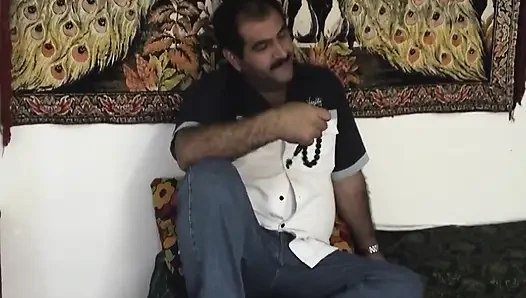 Sahin k cinsel olarak mahrum bir ev hanımıyla sikişiyor