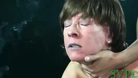 Genç erkek avcısı nine üvey oğluna