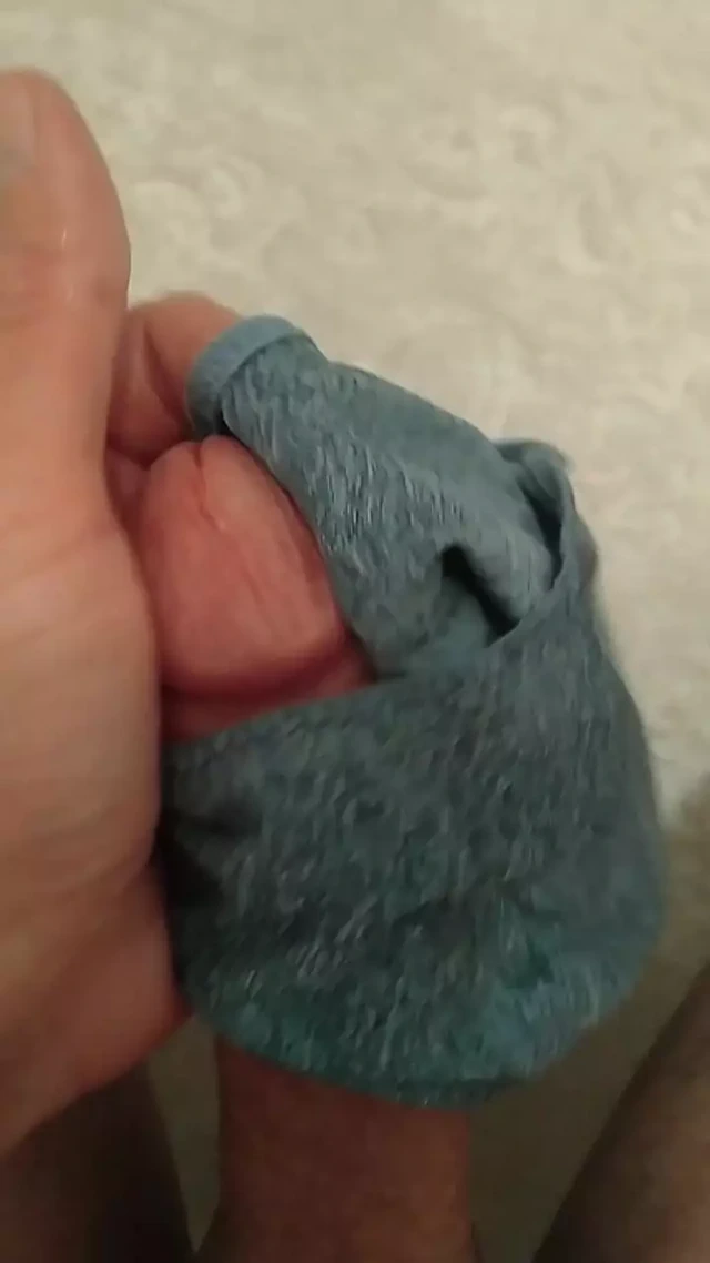 Arkadaşım karımın külotunu sikiyor