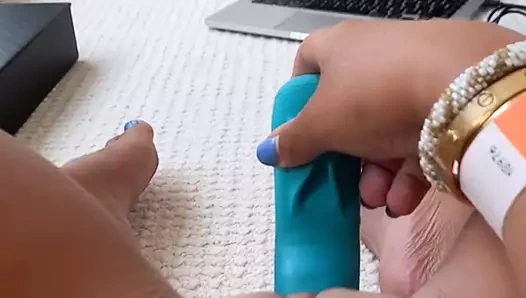 Seksi öğretmen yeni yapay penis çalışıyor