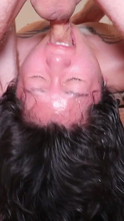 18 yaşındaki Japon genç kızın ilk yüz sikişi ve 69 gırtlağına boşalma | Klip 1