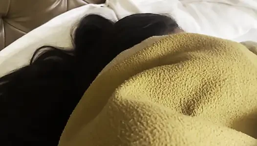 Ateşli ve güzel sabah seksi çok hızlı boşalıyor ama durmuyor