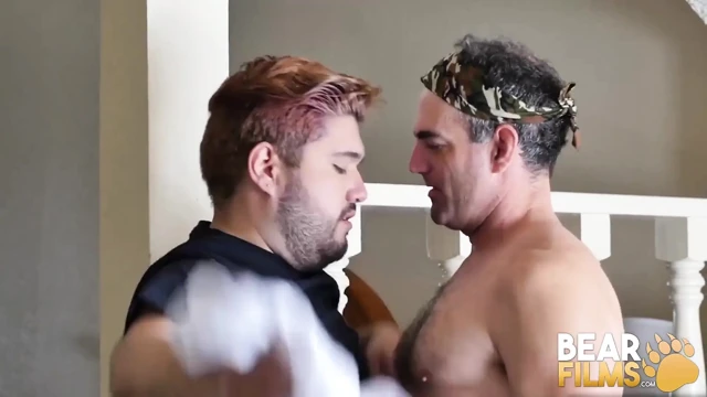 Bearfilms Bears Dino Defrancesco ve Alezgi Cage Raw Breed