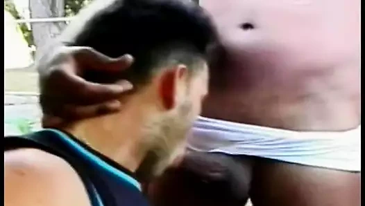 Dik damızlık yalama popo önce kahrolası o içinde bir eşcinsel oturum