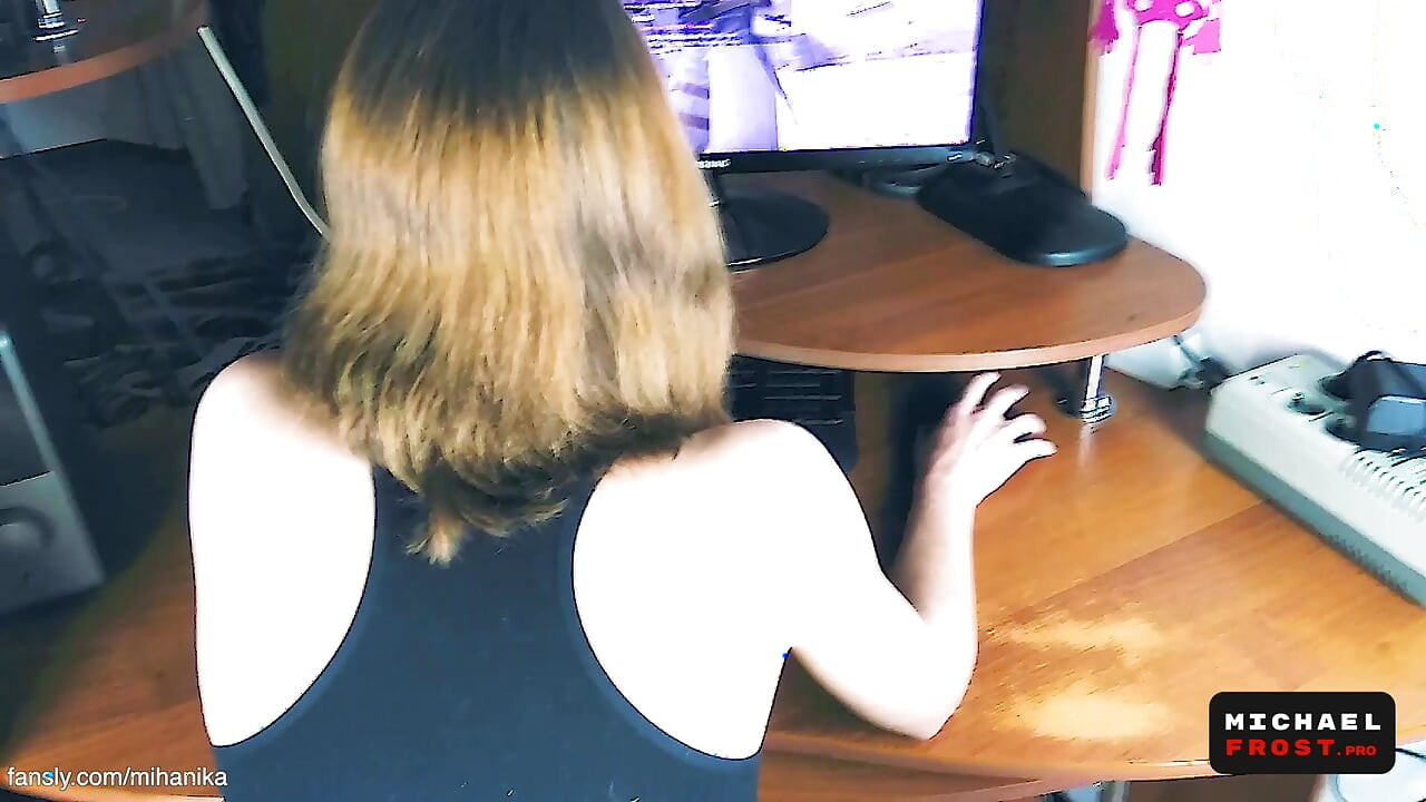 Genç oyuncu karşı vuruş maçı sırasında sert assfucked ve creampied