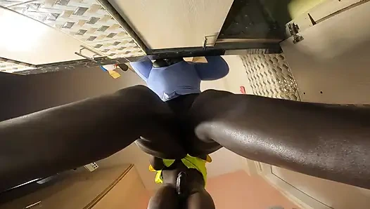 Fontanero cachonda perforando su gran culo