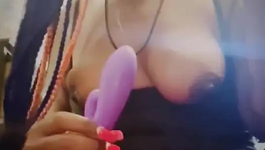 Noblelust için o şişman amcıkla oynuyor