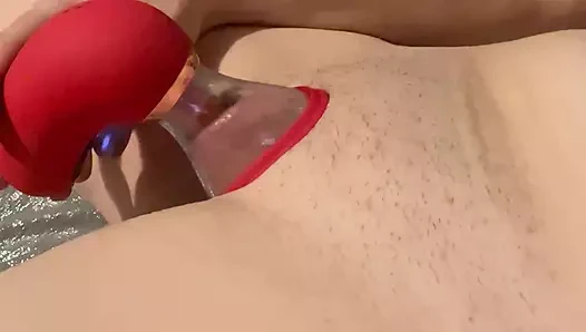 Klitoris emme makinemle başka bir seans harika orgazm