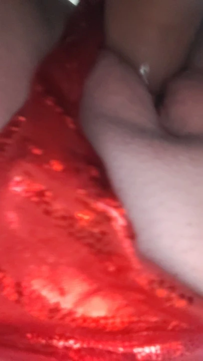 Amcığım o büyük oyuncak yarağı seviyor