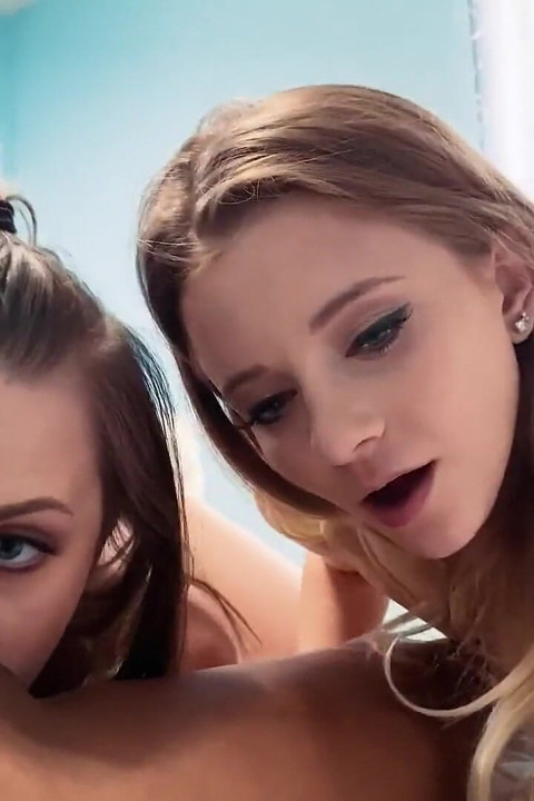 Girlsway - ateşli Alex Coal yeni manipülatif terapisti Alix Lynx ile önce lezbiyen seksi deniyor