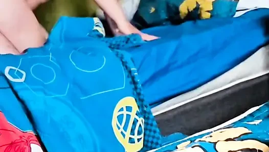 While she was taking a nap, her stepfather came to penetrate her.