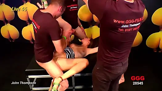 Asyalı Gözlükler Slut Fistets Cunt & Ass To Explode Squirt Fountains!