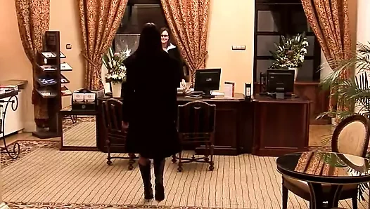 Mercedes Dragon deliklerine yarak almanın tadını çıkarıyor