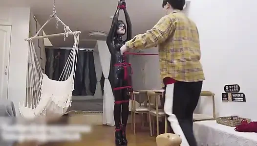 Mz11-lateks takım elbise bağlama ve kırbaçlama