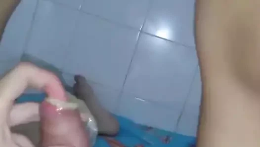 New York Abd'li 23 yaşındaki esmer büyük sarkık memeler üvey erkek kardeşinin büyük yarağını sikiyor