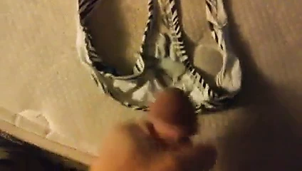 cumming içinde değil benim ablam külot.