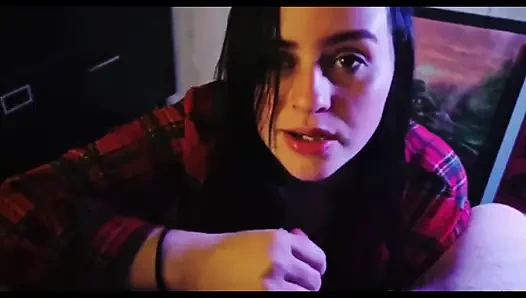 Lexi erkek arkadaşını sutyenini yarağa sürterek boşaltıyor