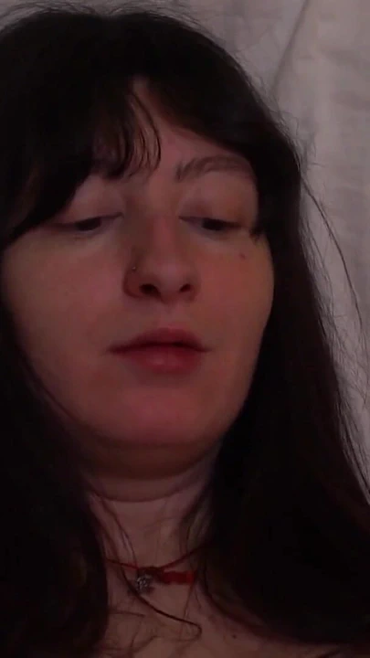 9 aylık hamile kız yeni klitoris emicisini deniyor! | Klip 1