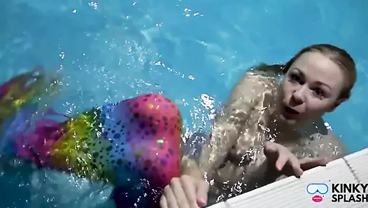Tutsak deniz kızı havuzda seni azdırıyor