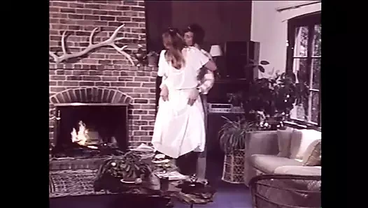 Kıllı amcıklı güzel büyük memeli orta yaşlı seksi kadın büyük klasik yarakla sikiliyor ve ağzına boşalıyor