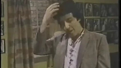 Carol Connors john leslie dondurması yiyor