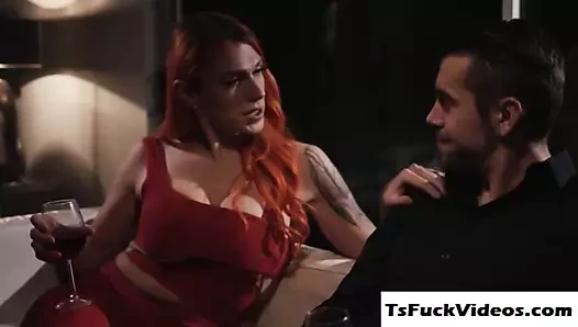 Düzgün vücutlu ts superstar aspen brooks sikikleri ve