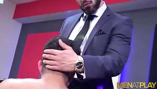 Menatplay - latin robbie rojo anal antonio miracle tarafından sikiliyor