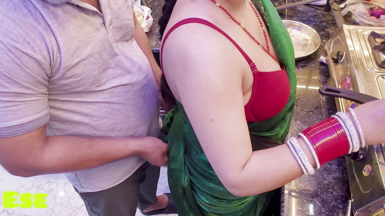 Itni Pyaari Bhabhi ko Bina Chudai Kare Kaise Chhdd Dun!!!