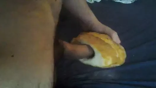 Sikişen ekmek tacizi mastürbasyonu