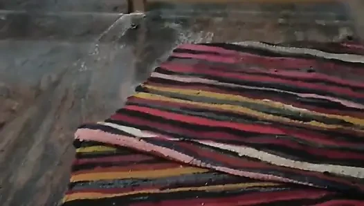 Koca evli kadın büyük yarakla küçük amcığını yalıyor
