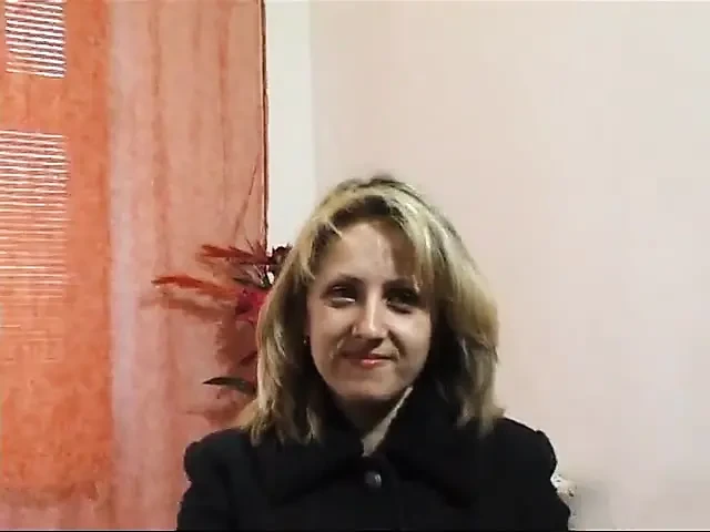 37 yaşındaki sekreter Elke'yi tavlıyor