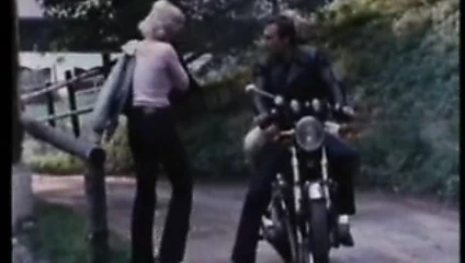 Der verbumste motorradclub jagt geile fuchsin (diamant video