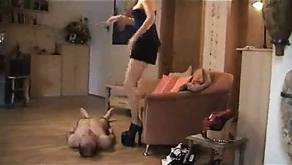 Maria valeta spitting metres aşağılıyor çıplak köle cfnm