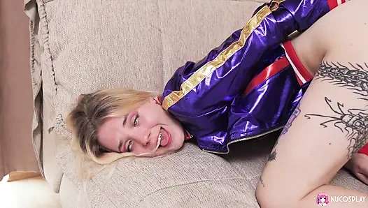 Angelina bong mükemmel bir harley quinn cumslut kostümlü
