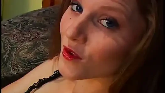 Redhair kızıl kıllı amcık yalıyor sikişiyor