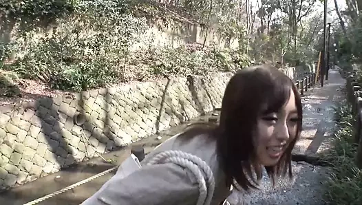 Japon hemşire büyük bir yarağa biniyor - dölleme