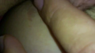 un doigt dans la chatte 2