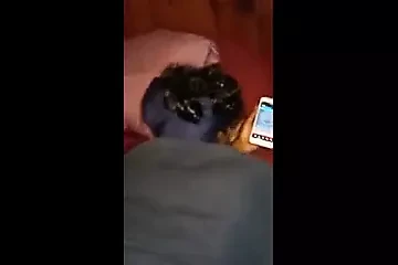 ona lanet olduğunu söyle
