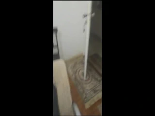 Bir doğum günü partisi sırasında arkadaşının evinde sevişmek